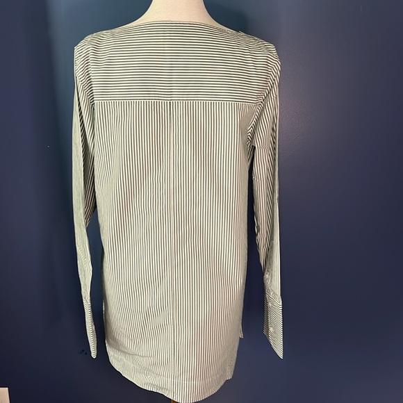 J Crew 6T pin stripe tunic top, fold back 3 button cuff, boat neck, side slits - Picture 3 of 10